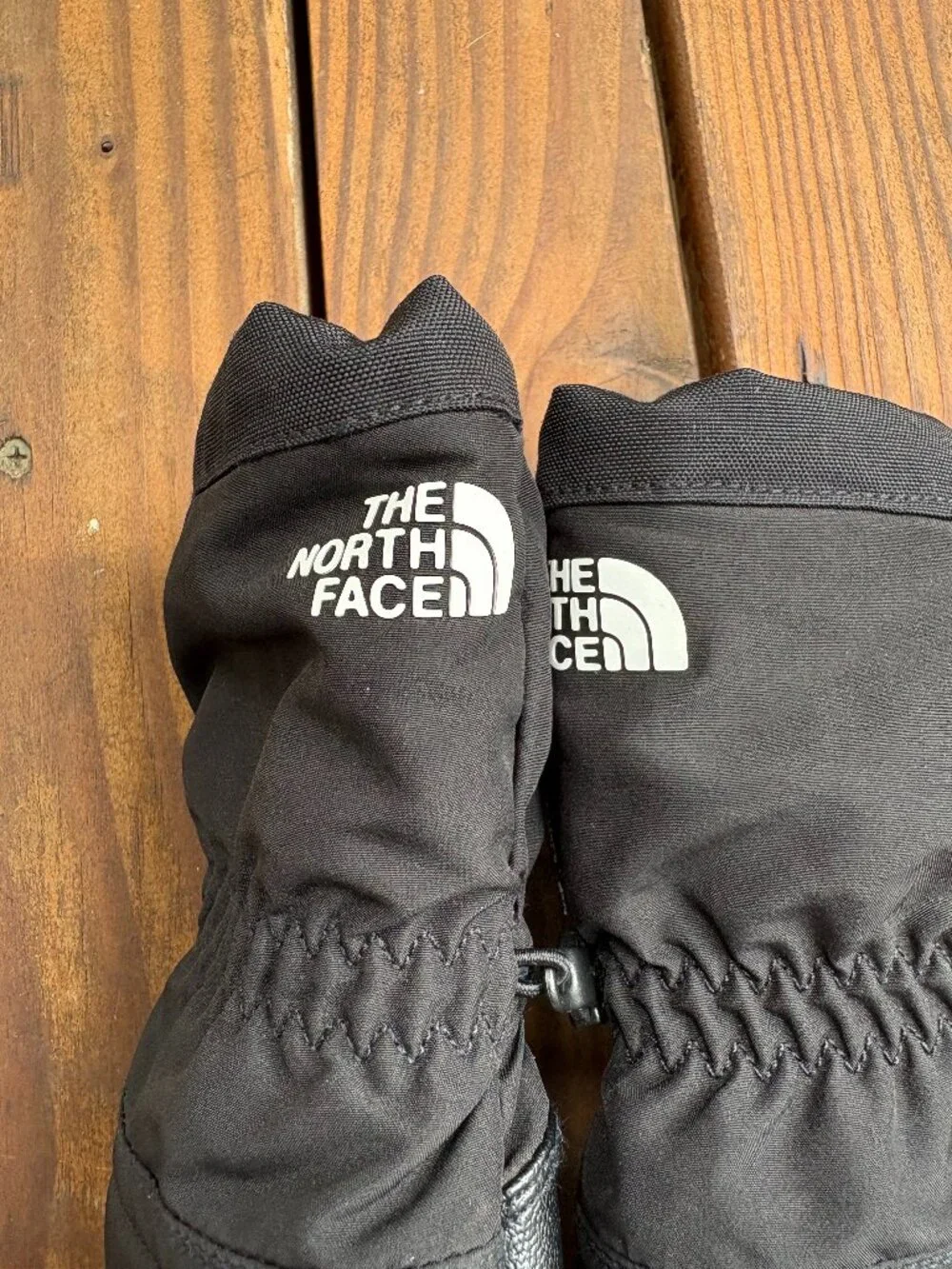 The North Face Montana HyVent Insulated Ski Mittens Black Kids size M